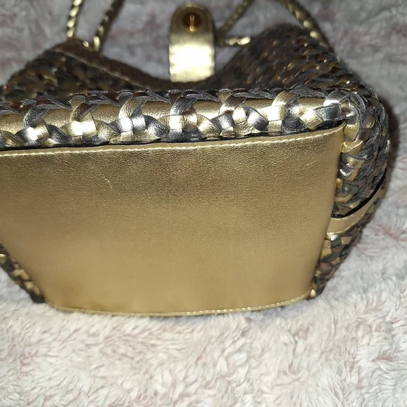 She's gorgeous NWOT Crossbody - Picture 8 of 9